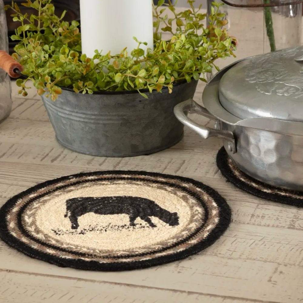 Round Jute Trivet with Cow Design